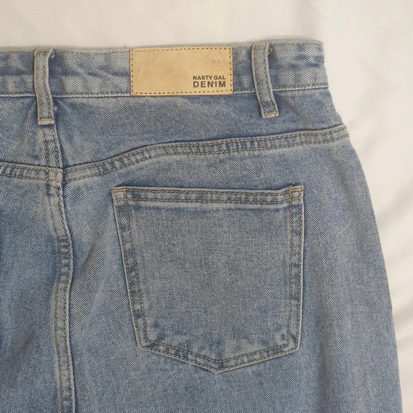 Nasty Gal Work Slit Out High-Waisted Straight-Leg Jeans, Color Med Wash Size 14 - Picture 13 of 16